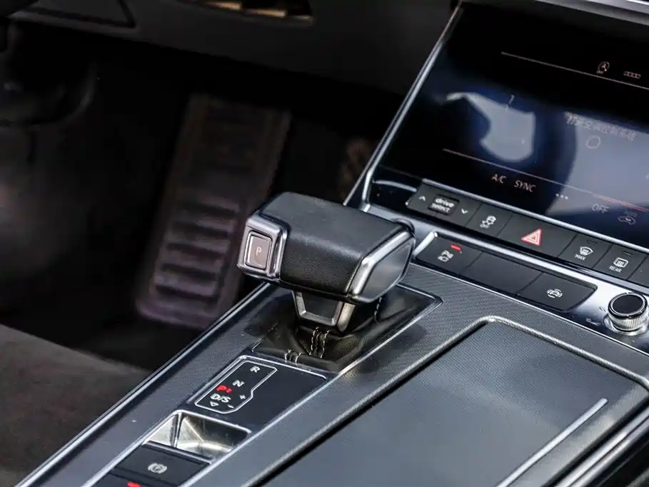 Audi A7L 2024 — фото 28