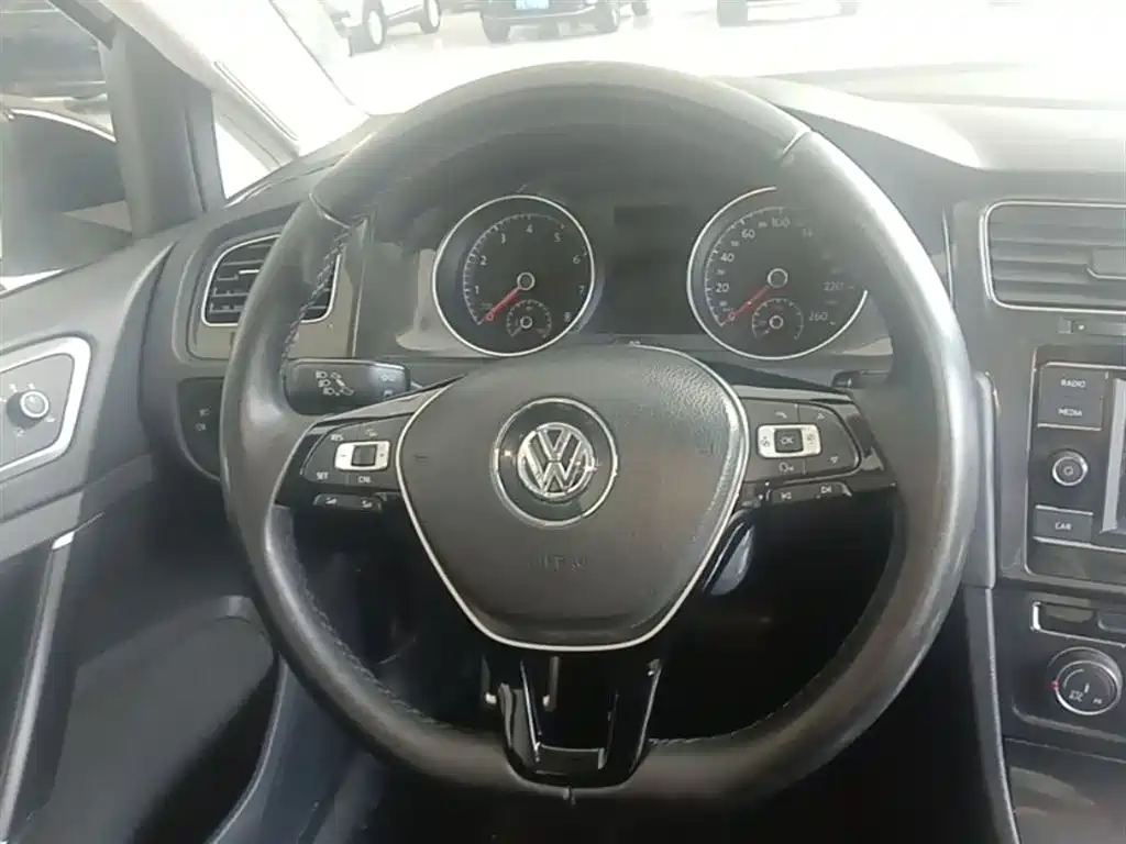 Volkswagen Golf 2018 — фото 11
