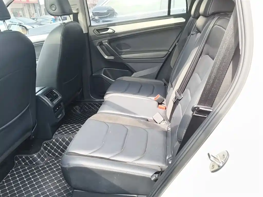 Volkswagen Tiguan L 2020 — фото 17
