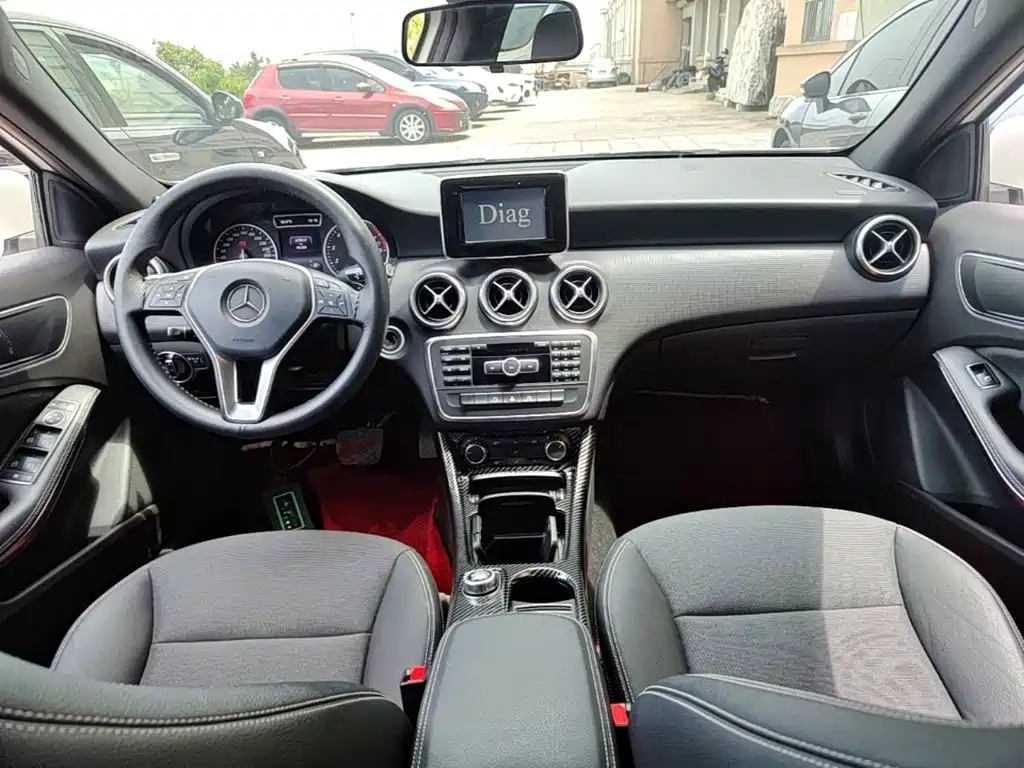 Mercedes-Benz A-Class 2015 — фото 10
