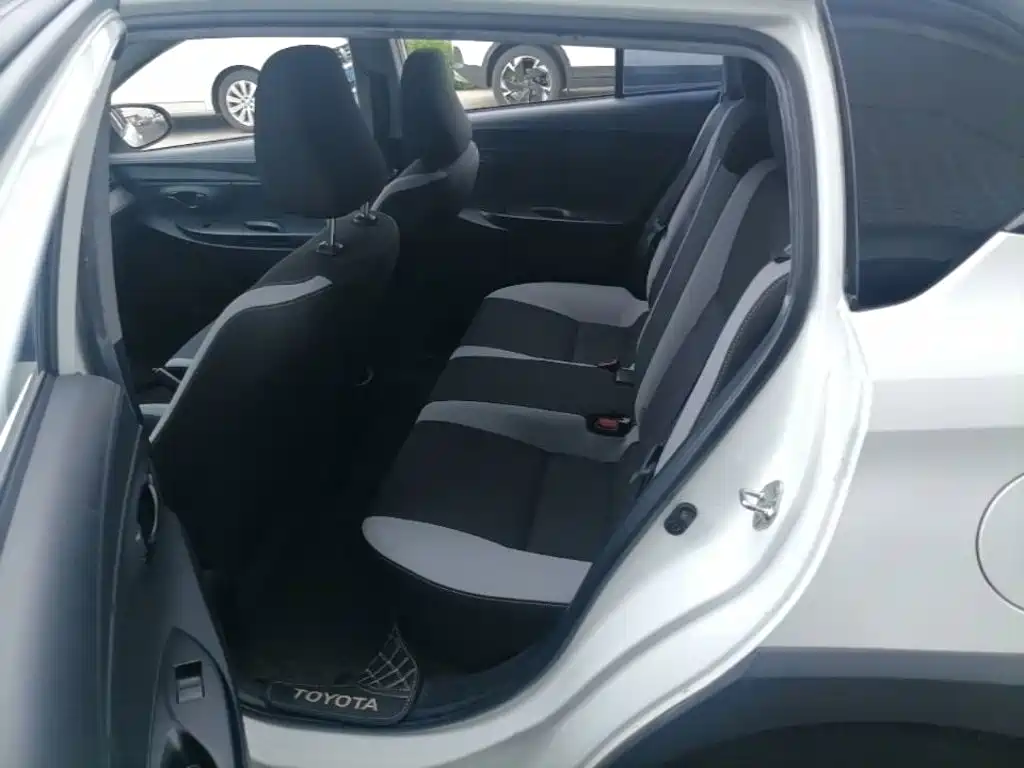 Toyota Yaris L 2020 — фото 24