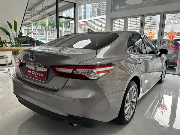 Toyota Camry 2021