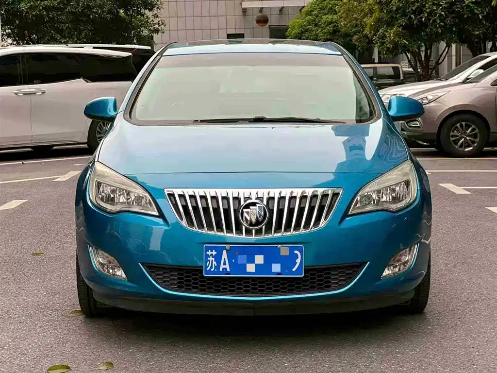 Buick Excelle 2010 — фото 2