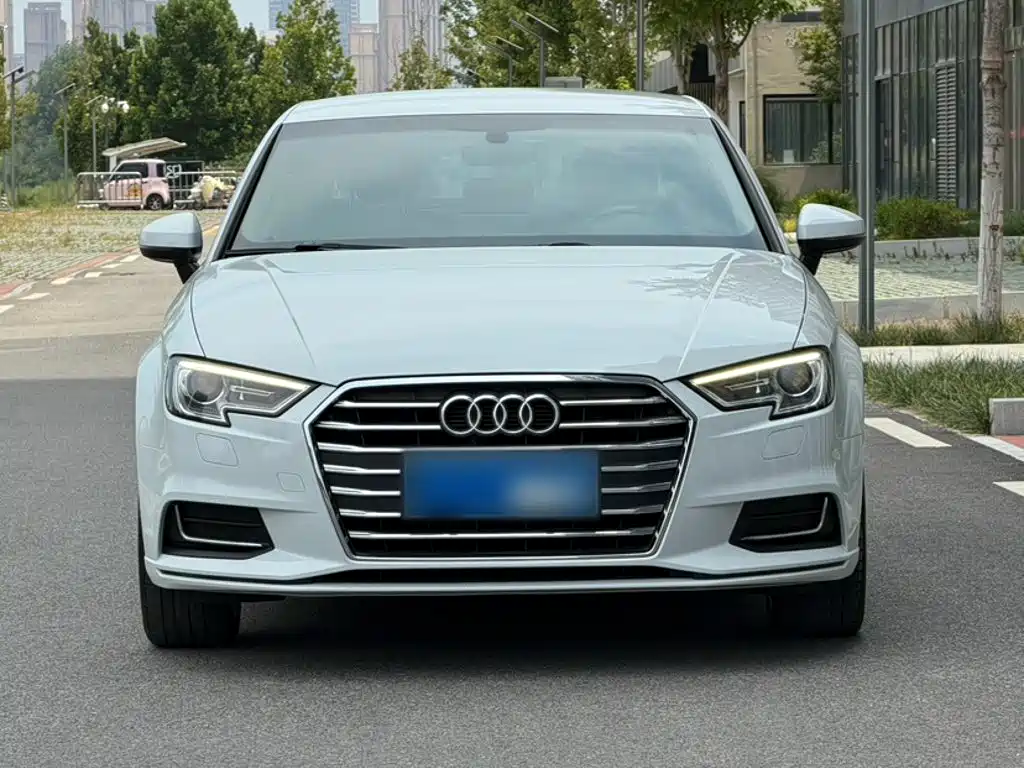 Audi A3 2019 — фото 10