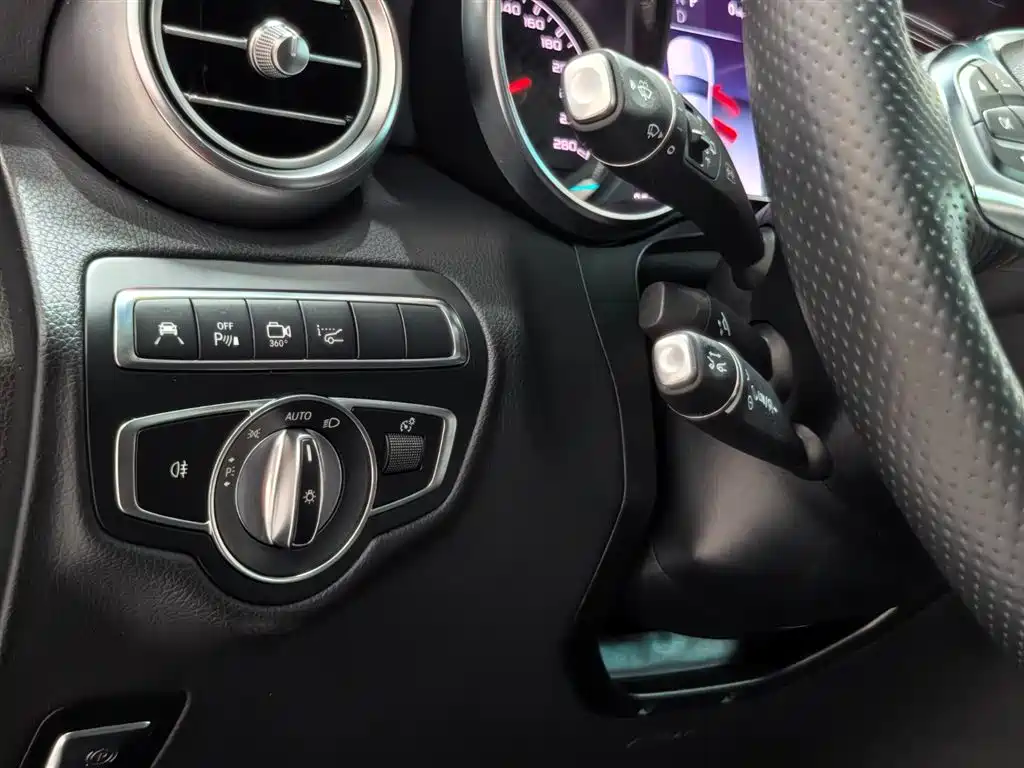 Mercedes-Benz GLC AMG 2018 — фото 10