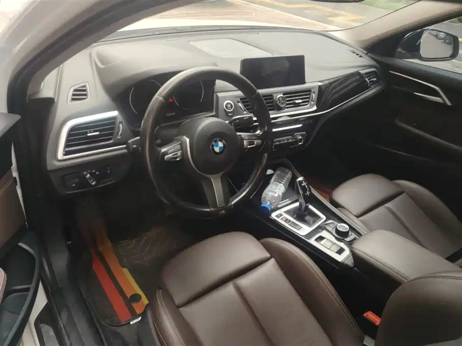 BMW 1 Series 2020 — фото 12