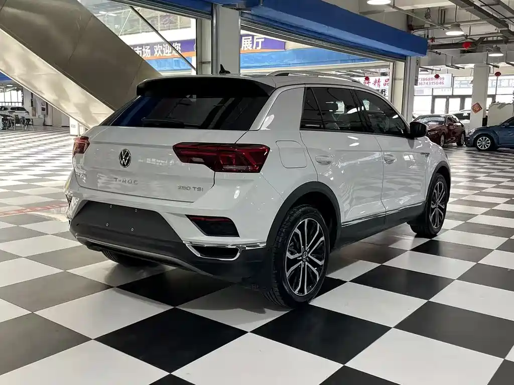 Volkswagen T-Roc 2023 — фото 9