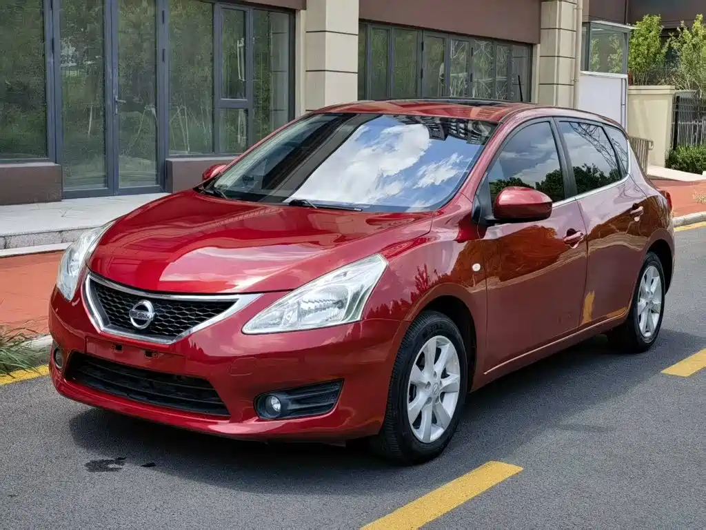 Nissan Tiida 2015