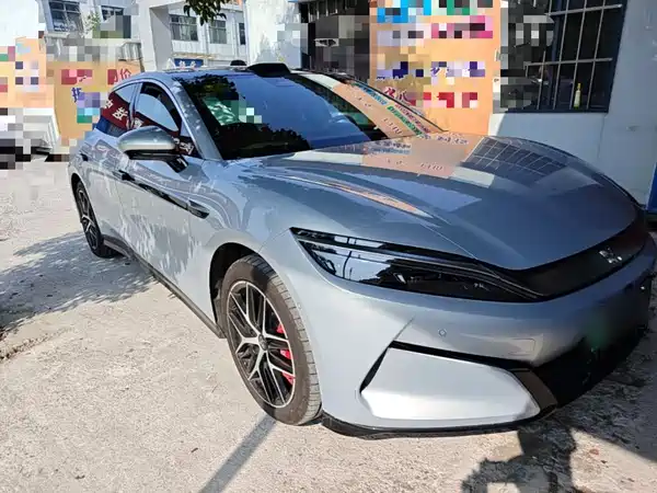 BYD Han L 2025