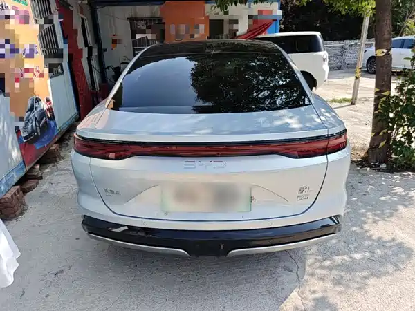 BYD Han L 2025