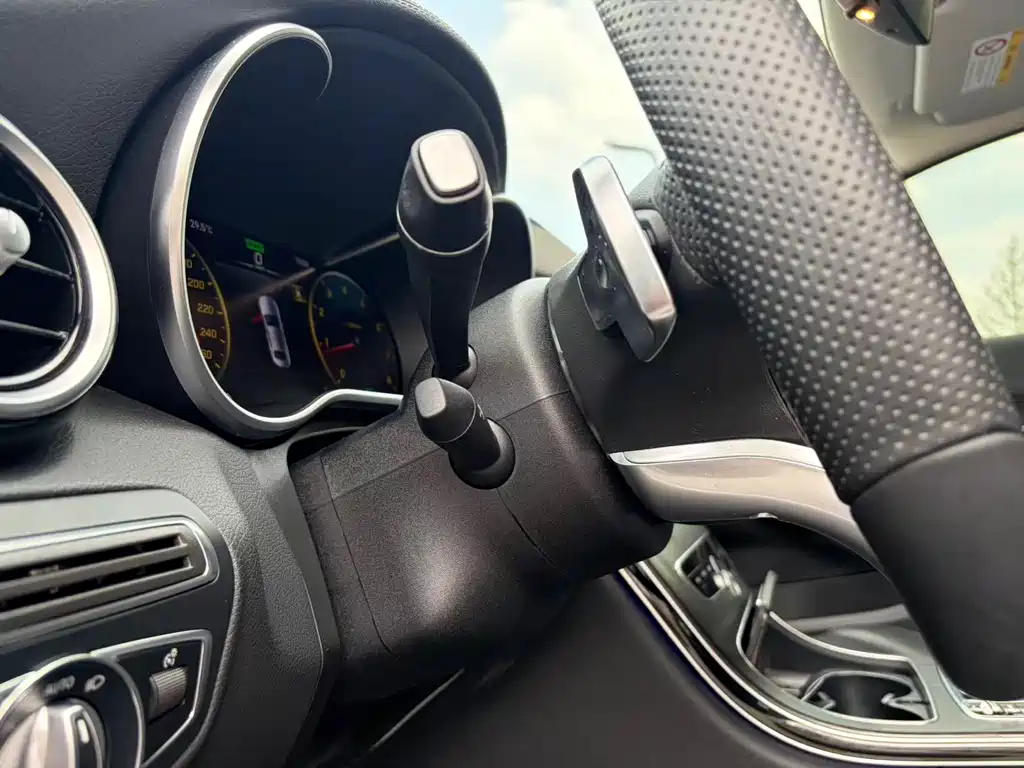 Mercedes-Benz C-Class 2021 — фото 5