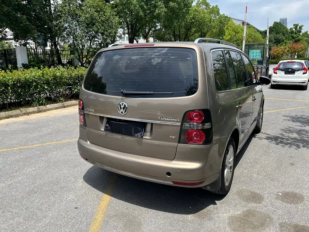 Volkswagen Touran 2016