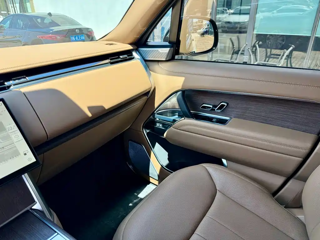 Land Rover Range Rover 2025 — фото 12