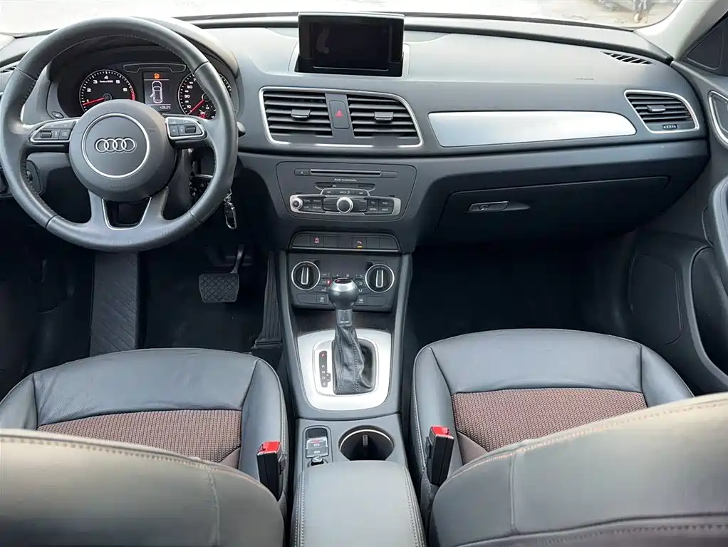 Audi Q3 2018 — фото 10