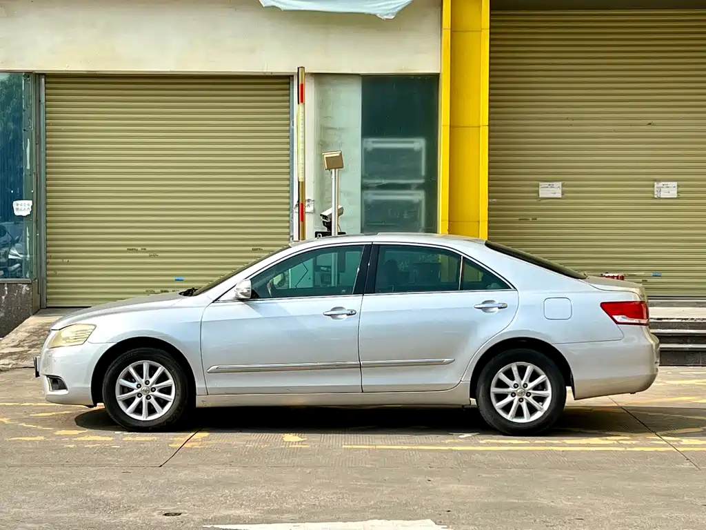 Toyota Camry 2009 — фото 12