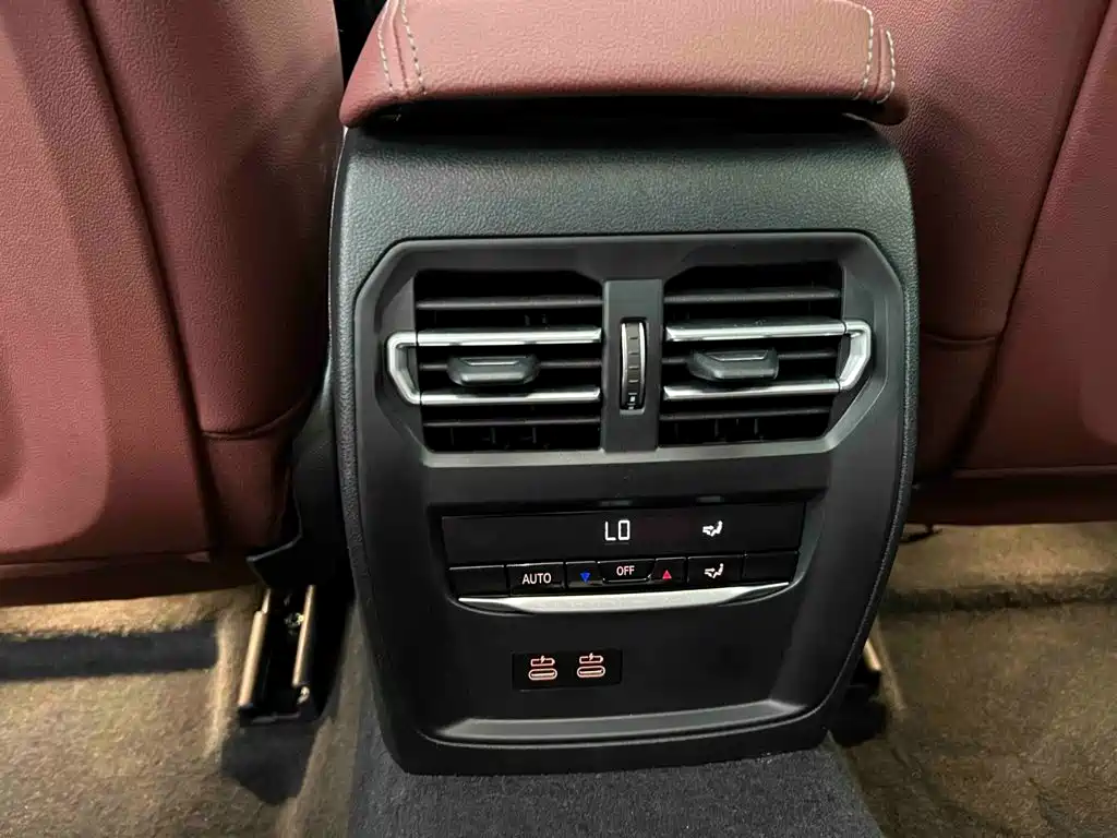 BMW 3 Series 2023 — фото 16