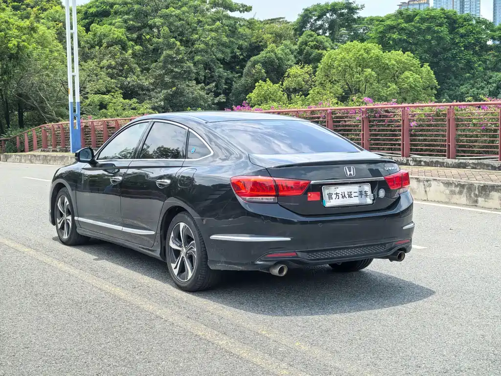 Honda Spirior 2015 — фото 17