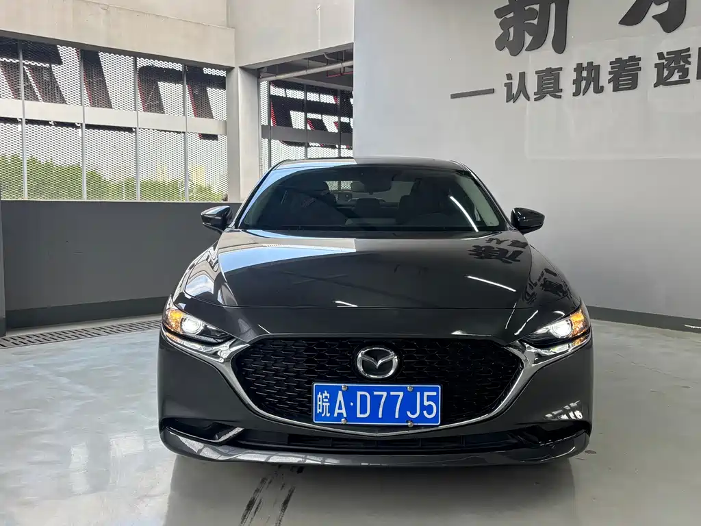 Mazda 3 Axela 2022 — фото 2