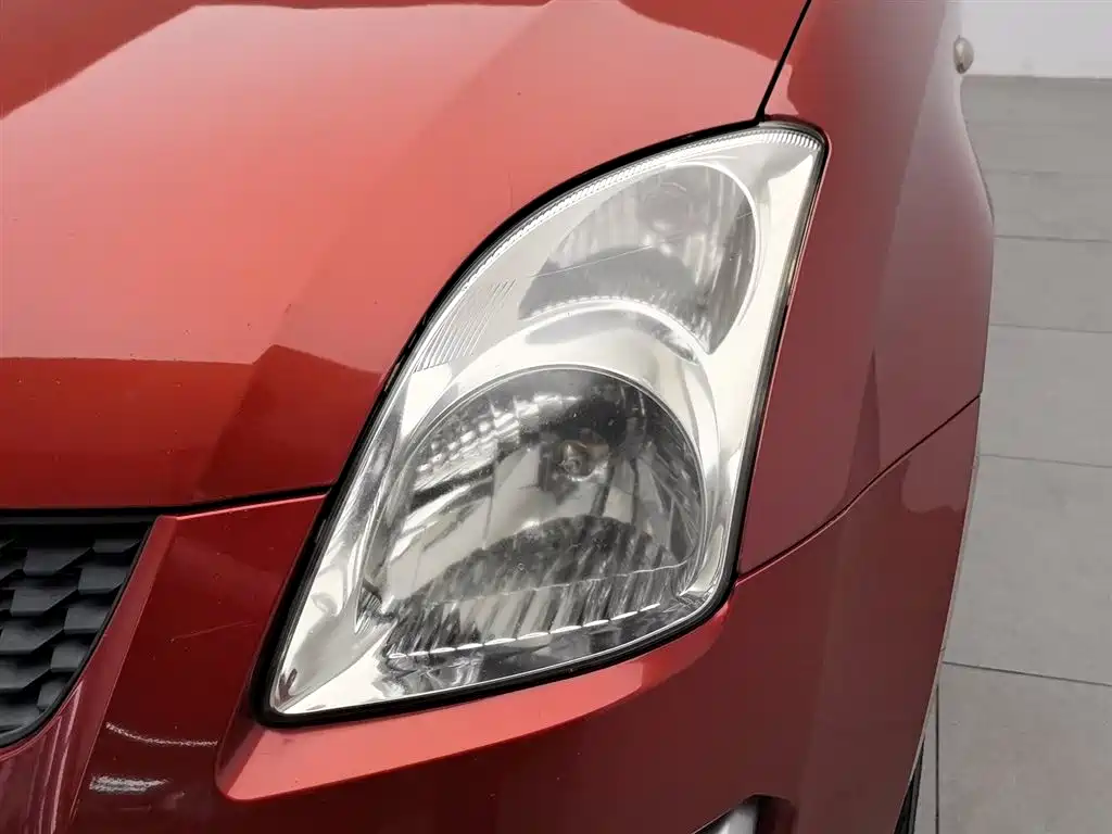 Suzuki Swift 2015 — фото 7