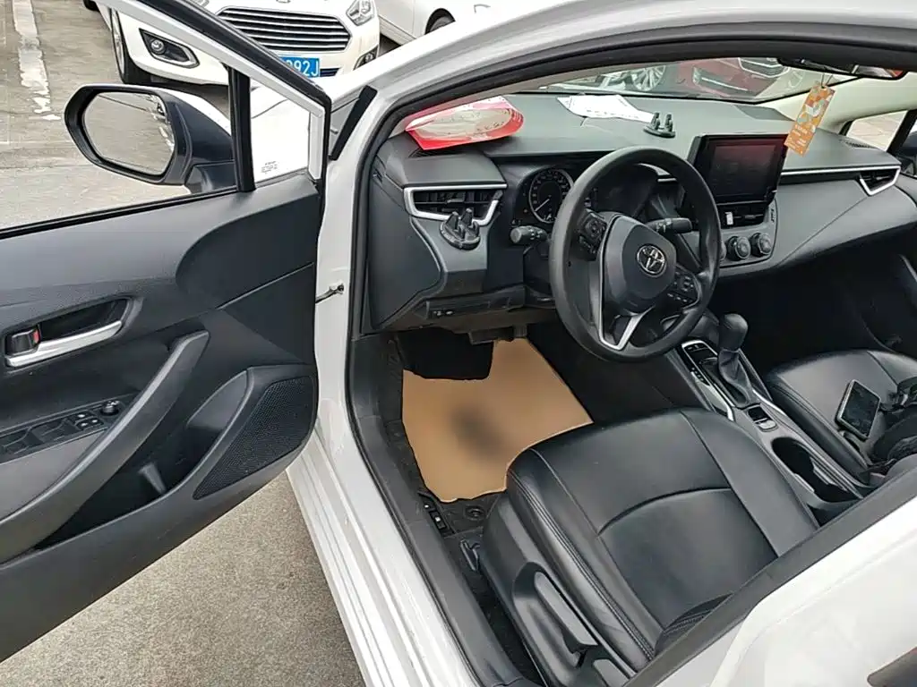 Toyota Corolla 2023 — фото 16