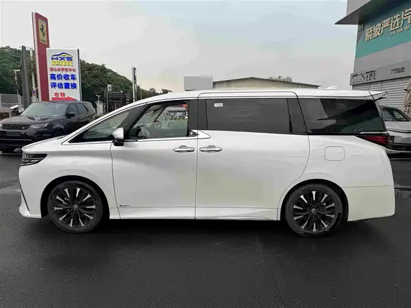 Toyota Alphard 2024