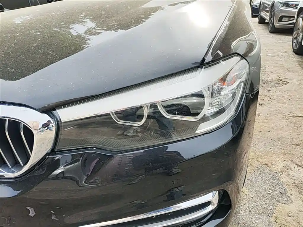 BMW 5 Series 2018 — фото 23