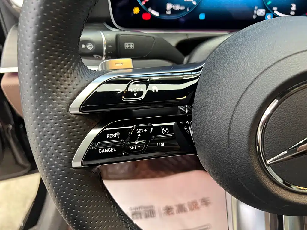 Mercedes-Benz E-Class 2023 — фото 10