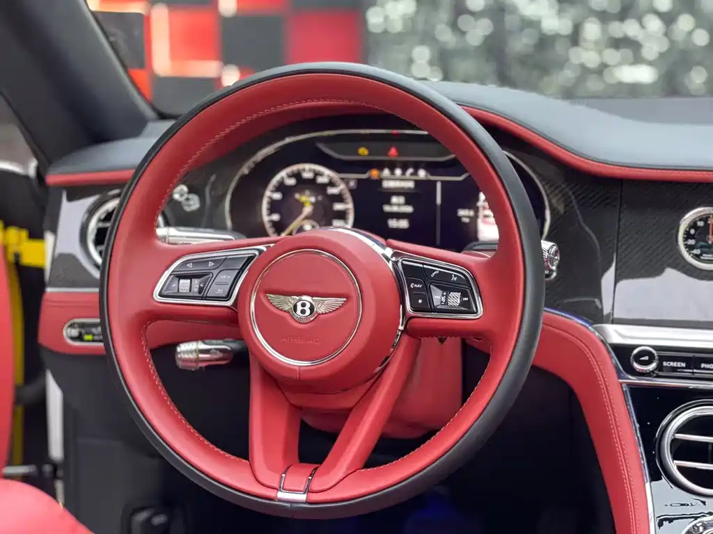 Bentley Continental 2023 — фото 15