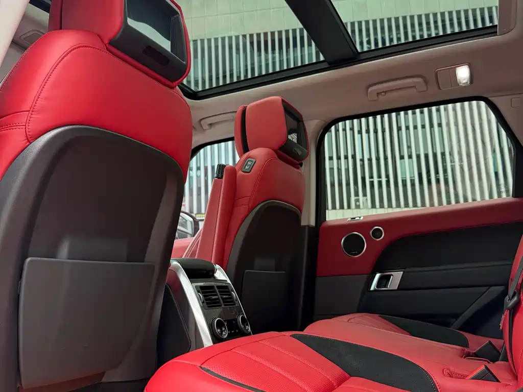 Land Rover Range Rover Sport 2023 — фото 11