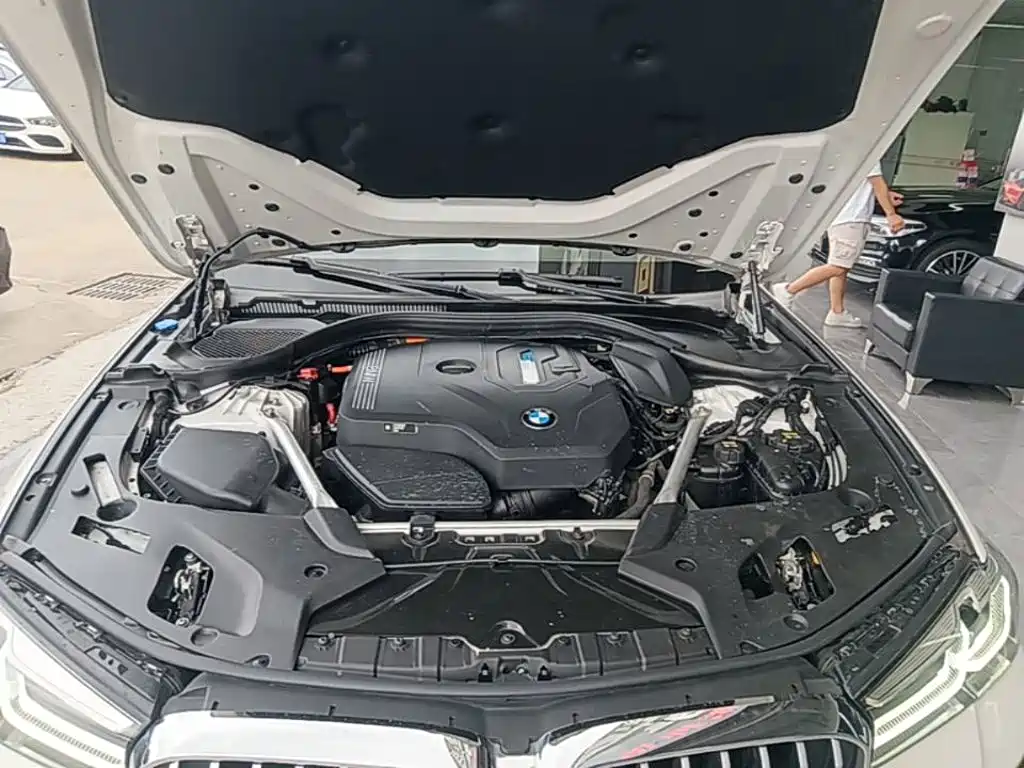BMW 5 Series New Energy 2022 — фото 20