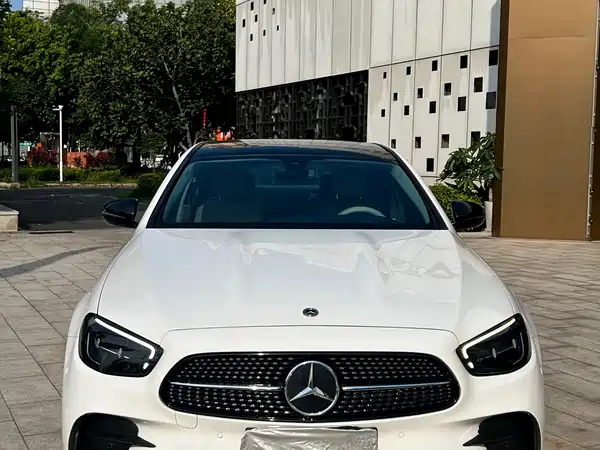 Mercedes-Benz E-Class 2022