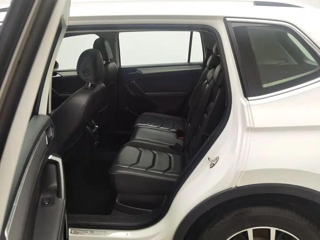 Volkswagen Tiguan L 2018 — фото 15