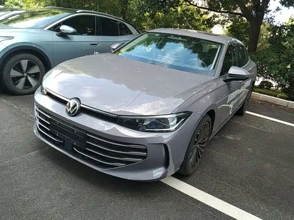 Volkswagen Passat 2025
