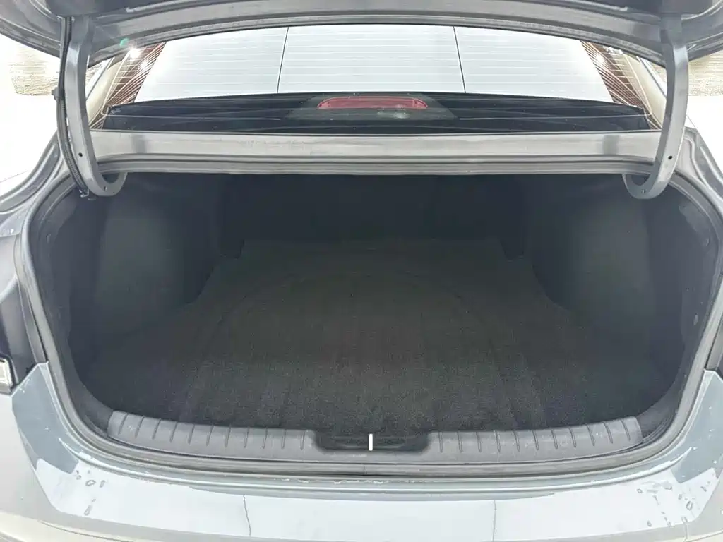 Hyundai Elantra 2023 — фото 27