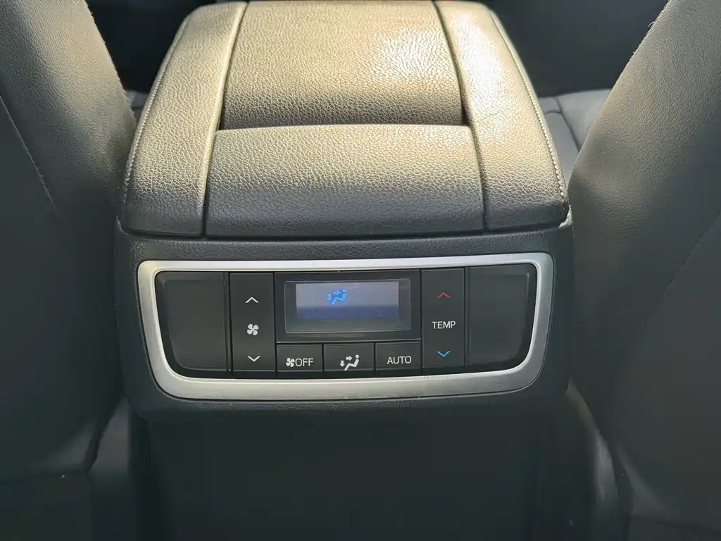 Toyota Highlander 2018 — фото 20