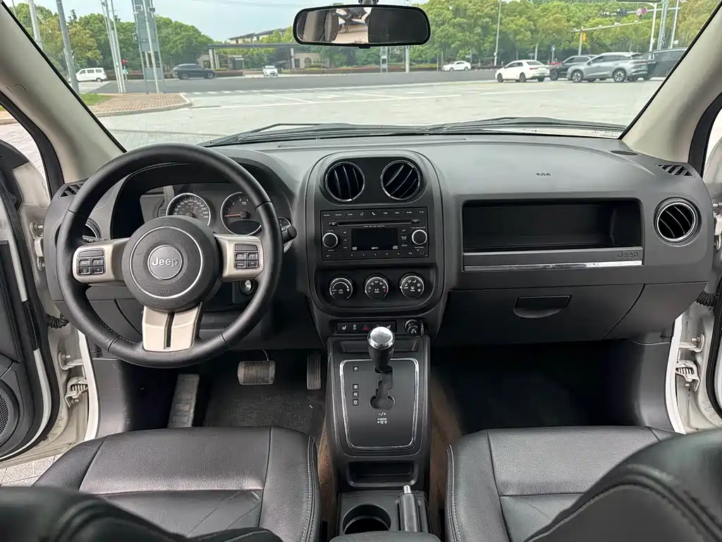 Jeep Compass 2013 — фото 15
