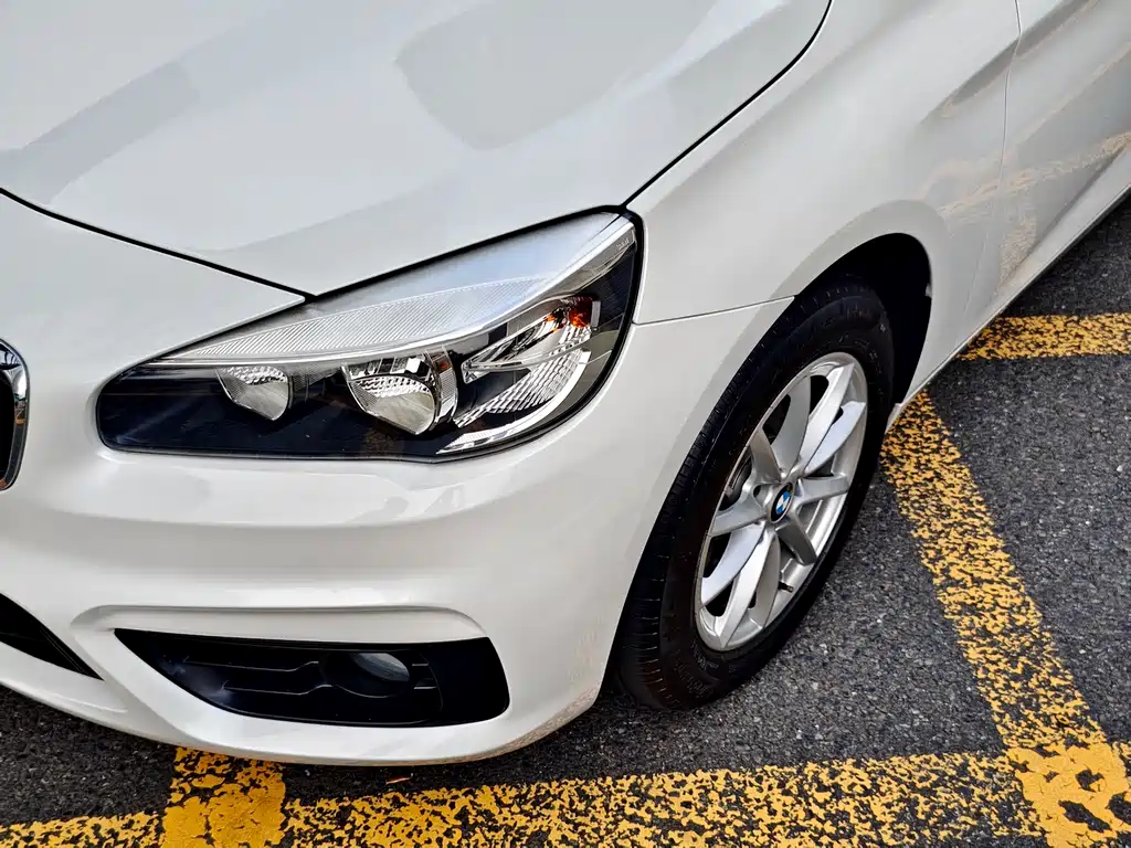 BMW 2 Series Active Tourer 2016 — фото 10