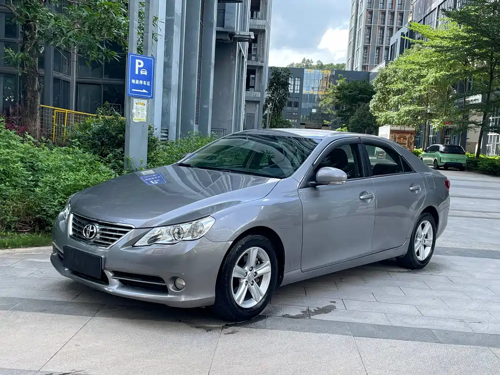 Toyota Reiz 2011