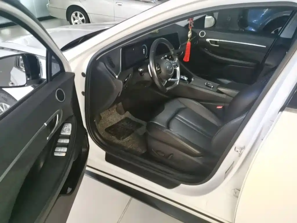 Hyundai Sonata 2022 — фото 16