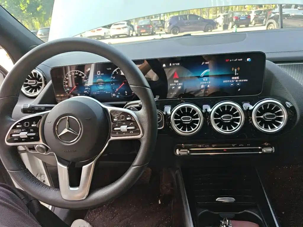 Mercedes-Benz GLA 2023 — фото 10