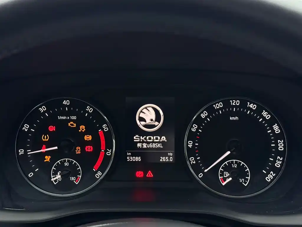 Skoda Octavia 2023 — фото 16
