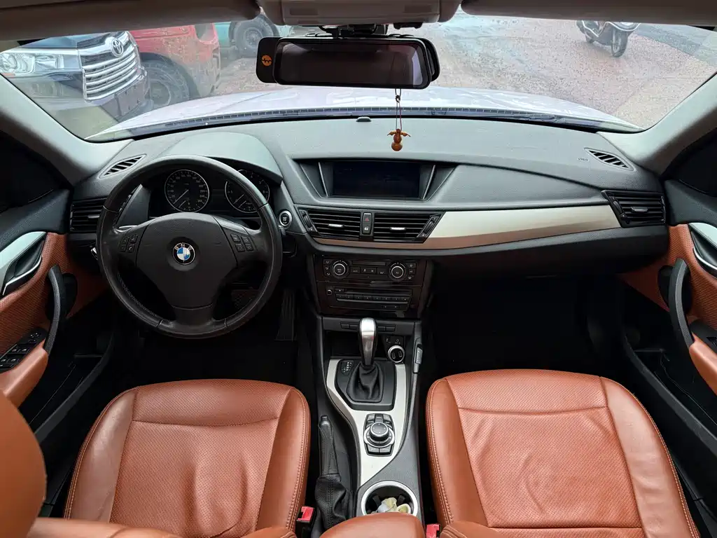 BMW X1 2013 — фото 9