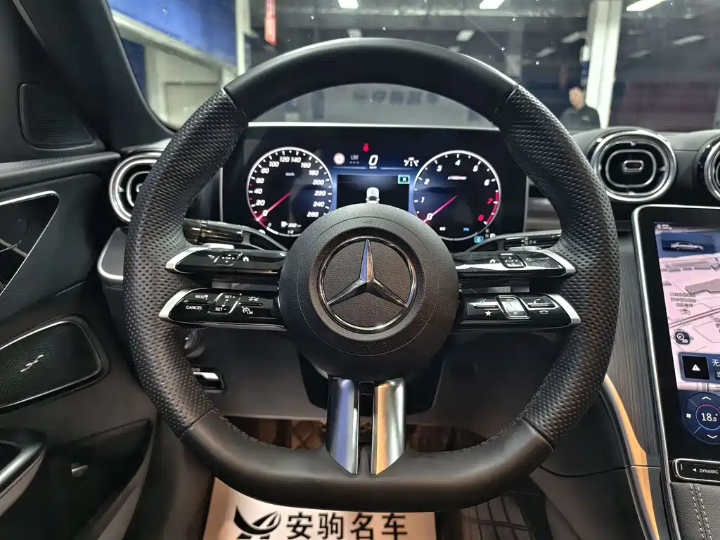 Mercedes-Benz C-Class 2024 — фото 10