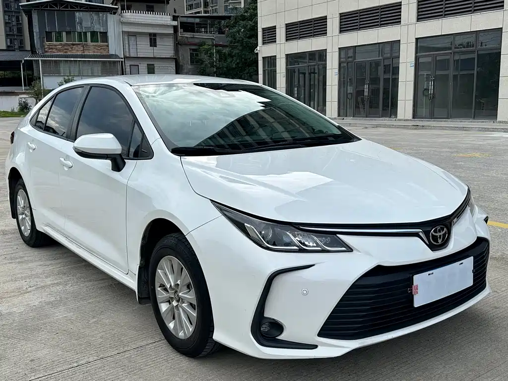 Toyota Corolla 2022 — фото 3