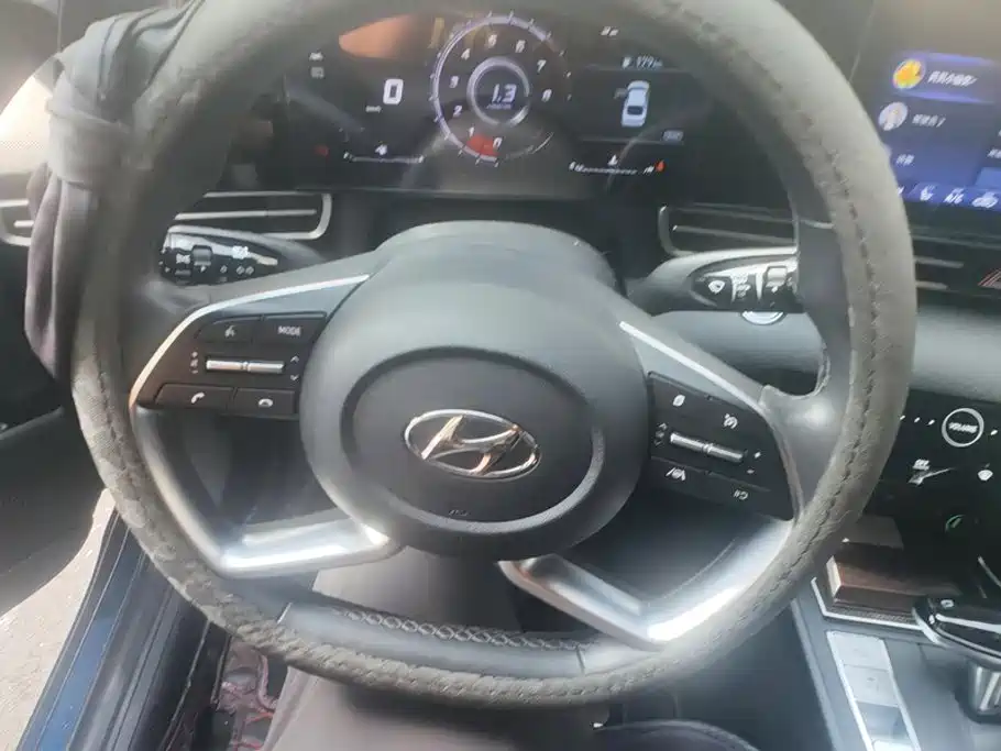 Hyundai Elantra 2020 — фото 15