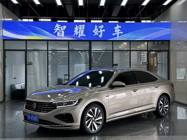 Volkswagen Passat 2022