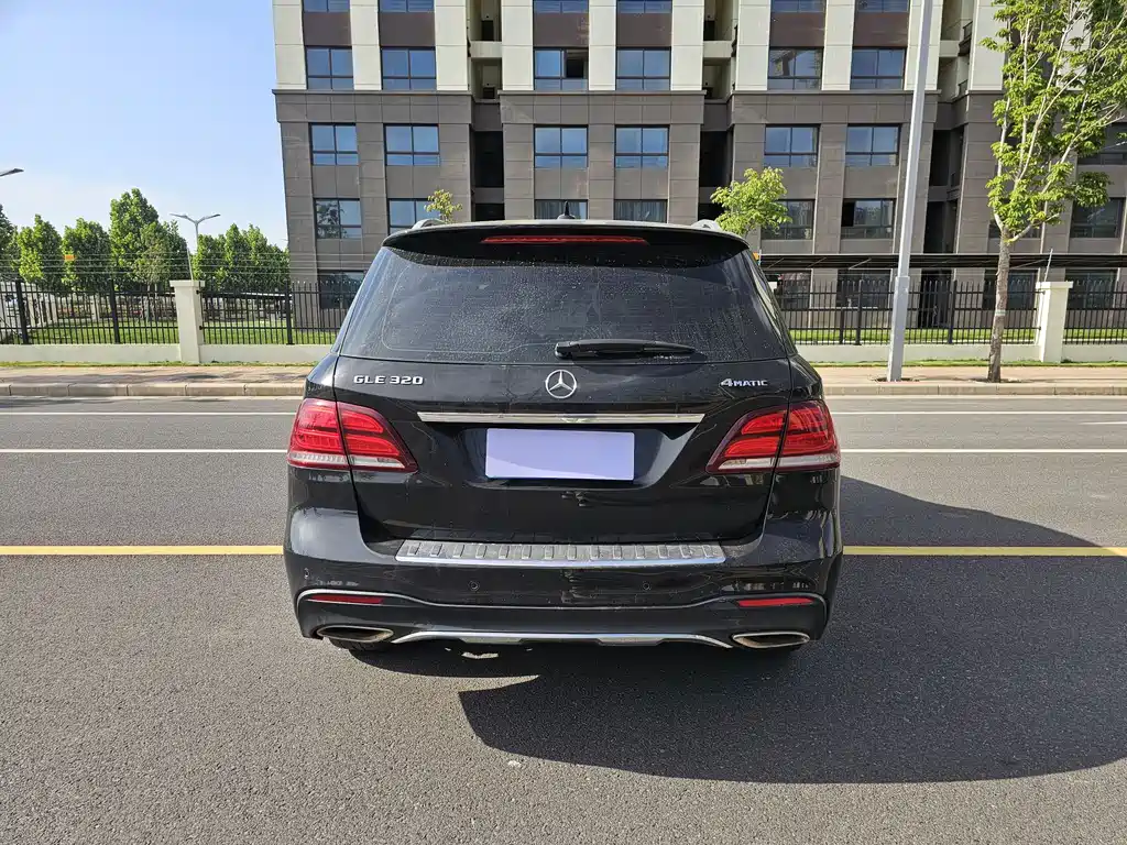 Mercedes-Benz GLE 2018 — фото 9