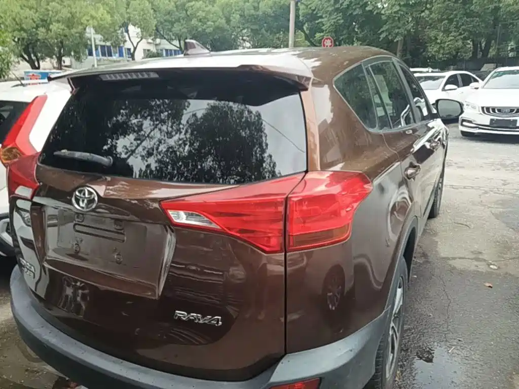 Toyota RAV4 2015