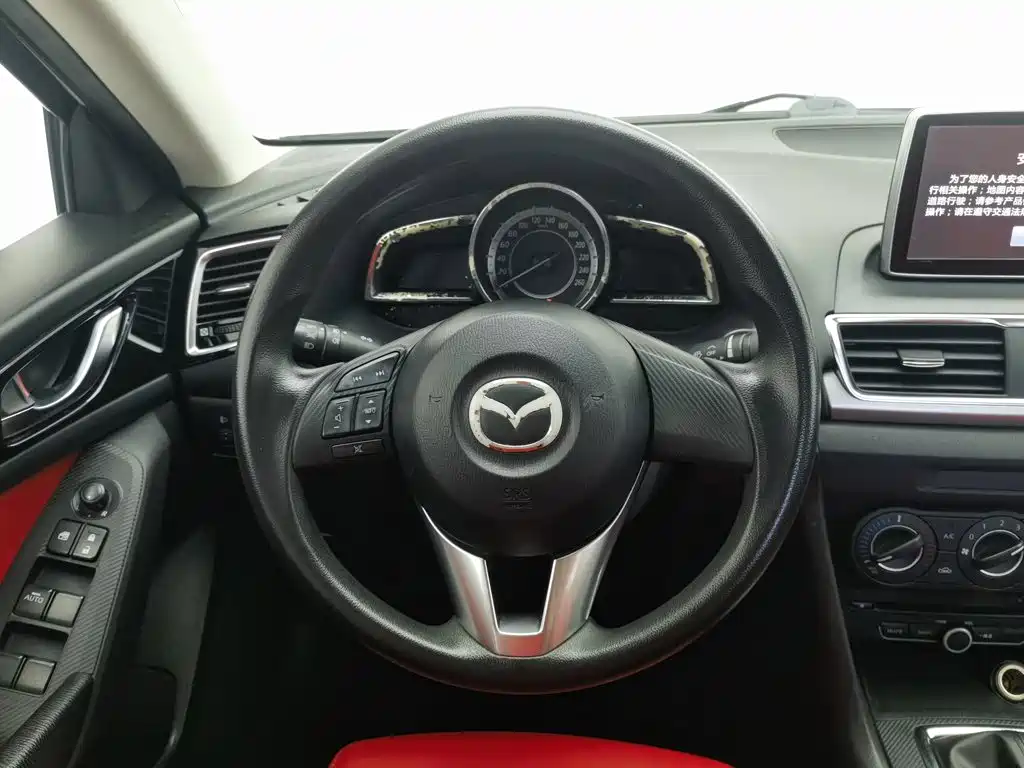 Mazda 3 Axela 2016 — фото 11