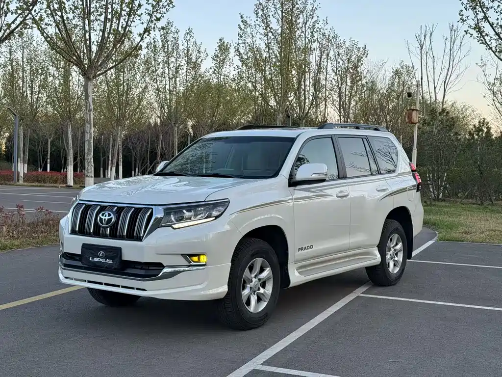 Toyota Prado 2015 — фото 3